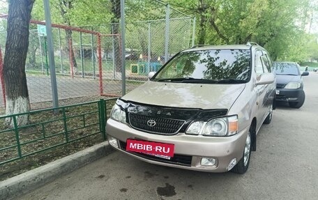 Toyota Gaia, 2003 год, 700 000 рублей, 1 фотография