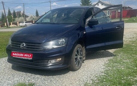 Volkswagen Polo VI (EU Market), 2015 год, 900 000 рублей, 1 фотография