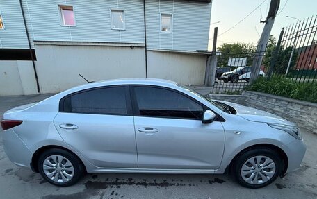 KIA Rio IV, 2018 год, 1 350 000 рублей, 2 фотография