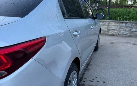 KIA Rio IV, 2018 год, 1 350 000 рублей, 5 фотография