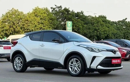 Toyota C-HR I рестайлинг, 2023 год, 2 735 000 рублей, 1 фотография