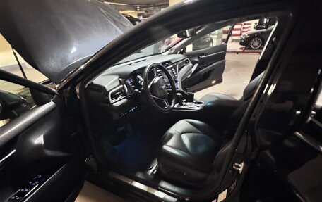 Toyota Camry, 2018 год, 2 700 000 рублей, 5 фотография