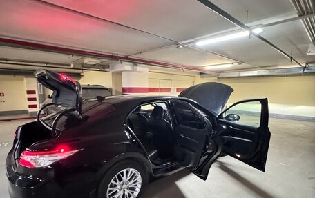 Toyota Camry, 2018 год, 2 700 000 рублей, 3 фотография