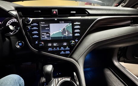 Toyota Camry, 2018 год, 2 700 000 рублей, 11 фотография