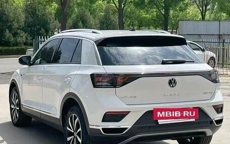 Volkswagen T-Roc I, 2024 год, 1 534 777 рублей, 3 фотография