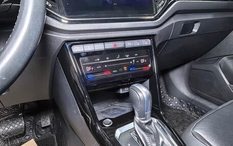Volkswagen T-Roc I, 2022 год, 1 800 000 рублей, 8 фотография