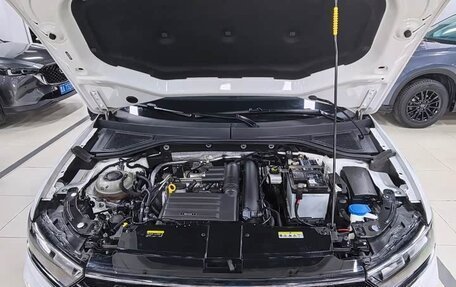 Volkswagen T-Roc I, 2022 год, 1 800 000 рублей, 14 фотография