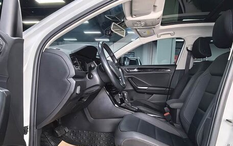 Volkswagen T-Roc I, 2022 год, 1 800 000 рублей, 10 фотография