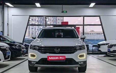 Volkswagen T-Roc I, 2022 год, 1 800 000 рублей, 16 фотография