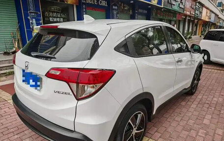Honda Vezel, 2022 год, 1 070 000 рублей, 4 фотография