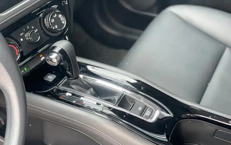 Honda Vezel, 2021 год, 1 205 000 рублей, 9 фотография