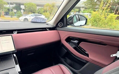 Land Rover Range Rover Evoque II, 2024 год, 4 309 000 рублей, 20 фотография