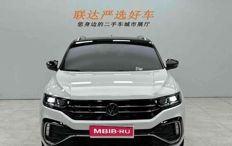 Volkswagen T-Roc I, 2022 год, 2 014 000 рублей, 2 фотография