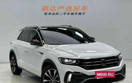 Volkswagen T-Roc I, 2022 год, 2 014 000 рублей, 3 фотография