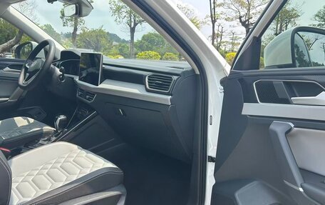 Volkswagen T-Roc I, 2022 год, 1 250 000 рублей, 17 фотография