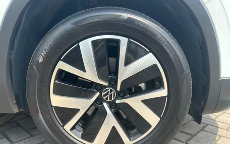Volkswagen T-Roc I, 2022 год, 1 250 000 рублей, 26 фотография