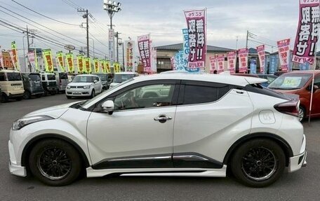 Toyota C-HR I рестайлинг, 2017 год, 1 550 000 рублей, 8 фотография