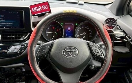 Toyota C-HR I рестайлинг, 2017 год, 1 550 000 рублей, 12 фотография