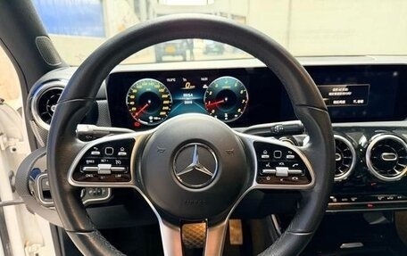 Mercedes-Benz A-Класс, 2022 год, 1 961 000 рублей, 8 фотография