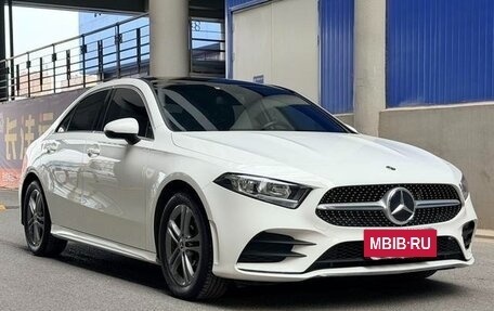 Mercedes-Benz A-Класс, 2022 год, 1 961 000 рублей, 3 фотография