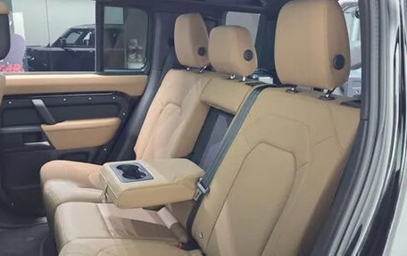 Land Rover Defender II, 2025 год, 8 700 000 рублей, 9 фотография