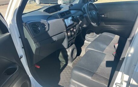 Toyota bB II рестайлинг, 2013 год, 770 000 рублей, 9 фотография