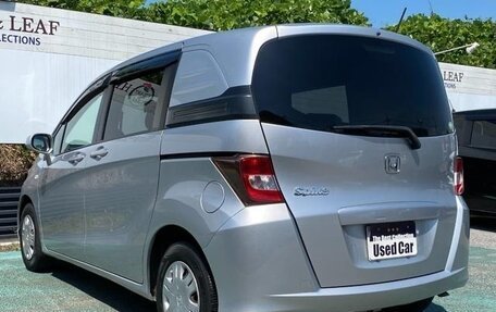 Honda Freed I, 2012 год, 800 000 рублей, 5 фотография