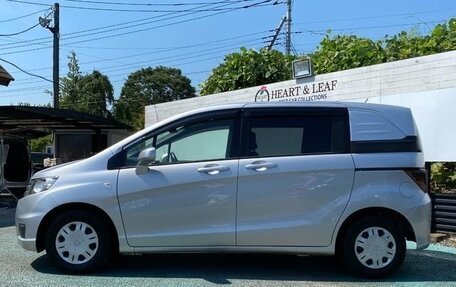 Honda Freed I, 2012 год, 800 000 рублей, 4 фотография