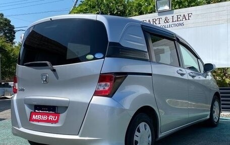 Honda Freed I, 2012 год, 800 000 рублей, 6 фотография