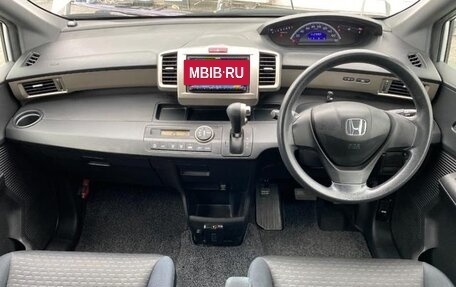 Honda Freed I, 2012 год, 800 000 рублей, 10 фотография