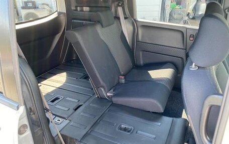 Honda Freed I, 2012 год, 800 000 рублей, 13 фотография
