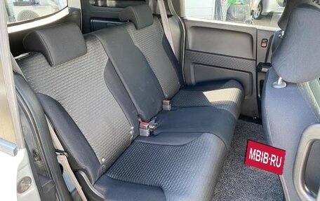 Honda Freed I, 2012 год, 800 000 рублей, 11 фотография