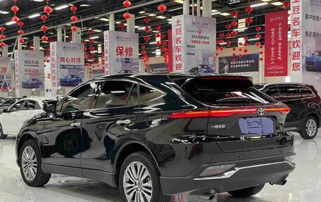 Toyota Harrier, 2024 год, 3 590 000 рублей, 4 фотография