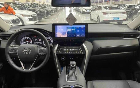 Toyota Harrier, 2024 год, 3 590 000 рублей, 9 фотография
