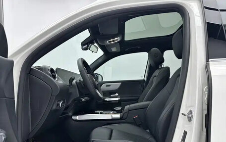 Mercedes-Benz GLB, 2021 год, 2 700 000 рублей, 8 фотография