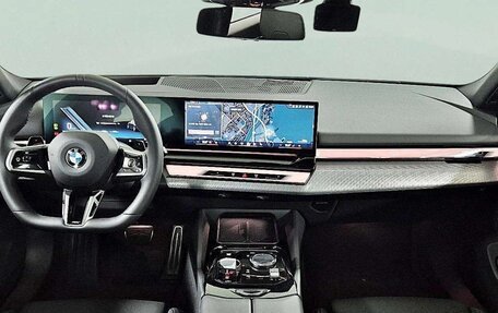 BMW 5 серия, 2025 год, 5 541 000 рублей, 5 фотография