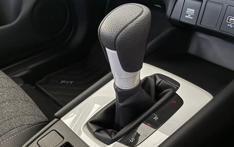 Honda Fit, 2024 год, 1 300 000 рублей, 12 фотография