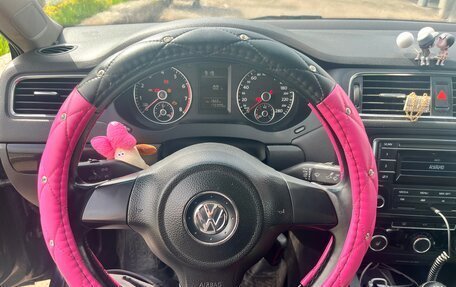 Volkswagen Jetta VI, 2013 год, 960 000 рублей, 12 фотография