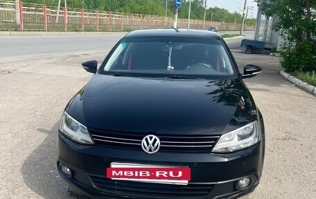 Volkswagen Jetta VI, 2013 год, 960 000 рублей, 2 фотография