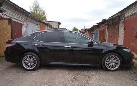 Toyota Camry, 2020 год, 2 850 000 рублей, 4 фотография
