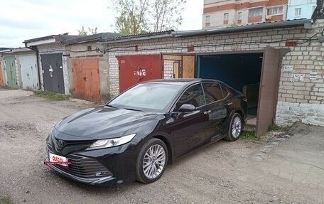 Toyota Camry, 2020 год, 2 850 000 рублей, 2 фотография