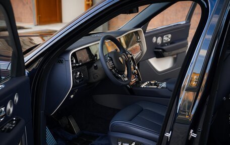 Rolls-Royce Cullinan, 2026 год, 72 900 000 рублей, 17 фотография