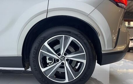 Lexus RX IV рестайлинг, 2025 год, 7 000 000 рублей, 9 фотография