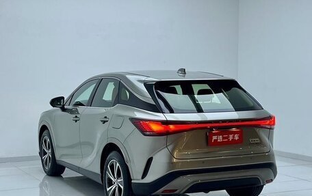 Lexus RX IV рестайлинг, 2025 год, 7 000 000 рублей, 4 фотография
