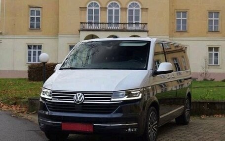Volkswagen Multivan T6 рестайлинг, 2022 год, 5 100 000 рублей, 2 фотография