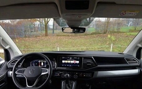 Volkswagen Multivan T6 рестайлинг, 2022 год, 5 100 000 рублей, 12 фотография