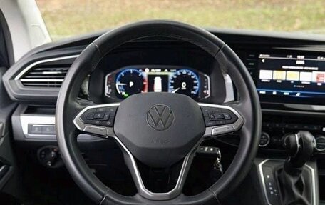 Volkswagen Multivan T6 рестайлинг, 2022 год, 5 100 000 рублей, 14 фотография