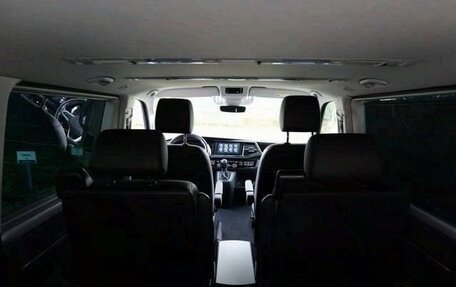 Volkswagen Multivan T6 рестайлинг, 2022 год, 5 100 000 рублей, 22 фотография