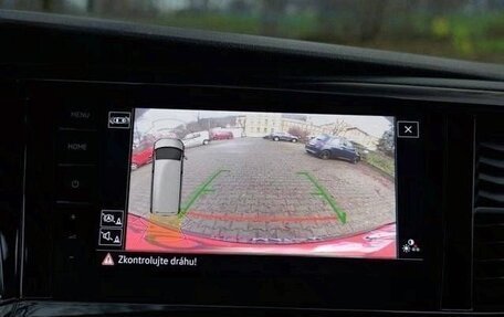 Volkswagen Multivan T6 рестайлинг, 2022 год, 5 100 000 рублей, 33 фотография