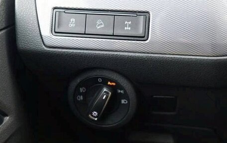 Volkswagen Multivan T6 рестайлинг, 2022 год, 5 100 000 рублей, 36 фотография